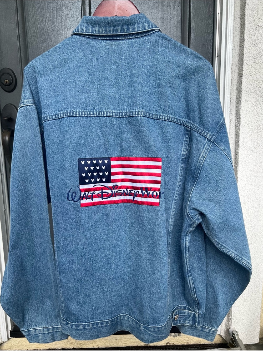 Disneyworld Denim Jacket USA Flag Mens  XL Excellent Condition Mickey Mouse